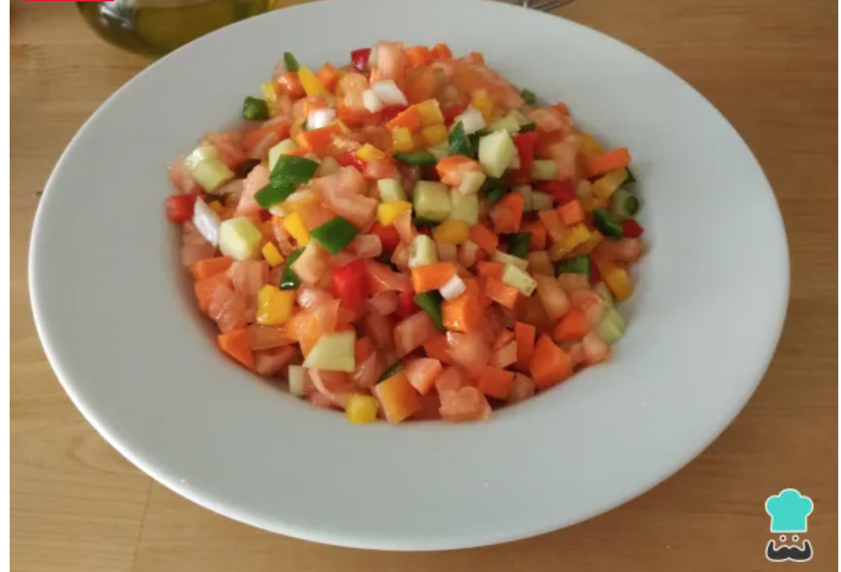 Pipirrana con caldero de gallineta, galeras y patatas